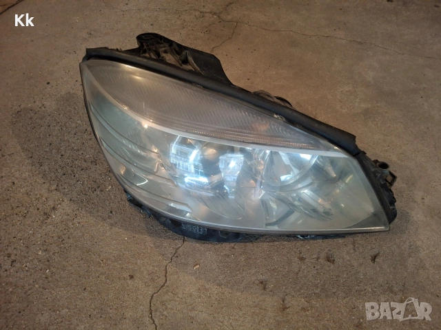 2 броя оригинални фарове за Мерцедес w204, снимка 2 - Части - 53903939