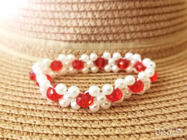 🏷️ Гривна / цвят: перлено бял и червен