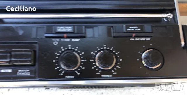 Радиокасетофон Hitachi TRK-5320E (1978), снимка 8 - Радиокасетофони, транзистори - 55782873