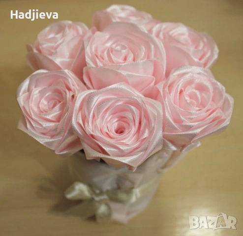 Ръчно изработен букет от сатенени рози 