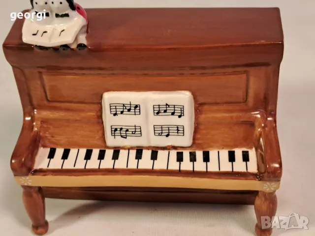 Goebel музикална порцеланова фигура пиано, снимка 3 - Колекции - 49620636