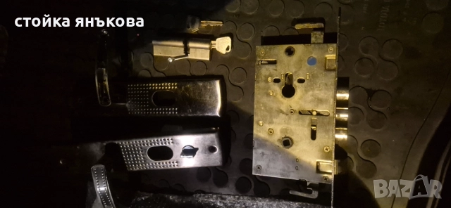 Продавам брава патрон и дръжки, снимка 17 - Интериорни врати - 52348656