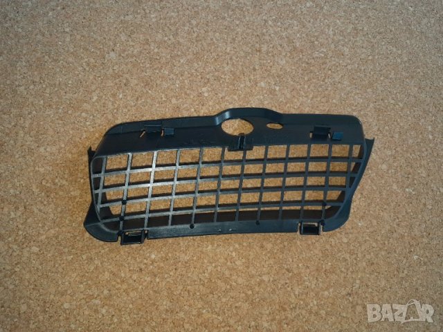 Решетка предна броня лява за VW GOLF III 5880591, снимка 2 - Части - 38822861