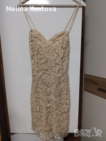 Уникална дантелена рокля в размер М