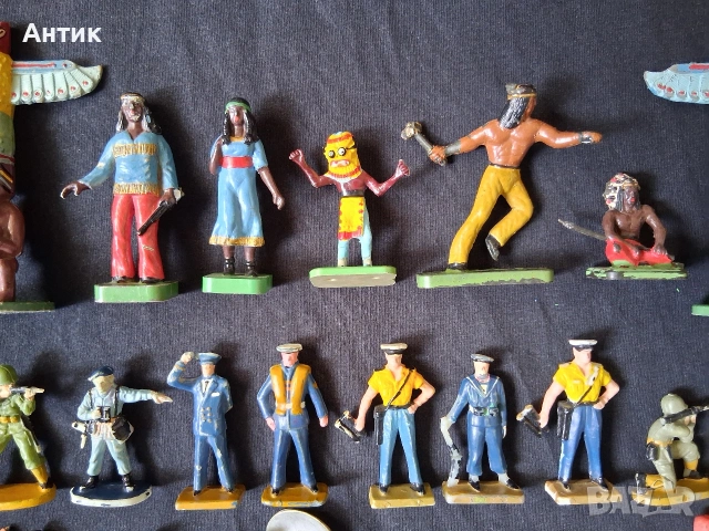 Лот Стари Фигурки Играчки Индианци Моряци Войници от Соца, снимка 5 - Колекции - 53970301
