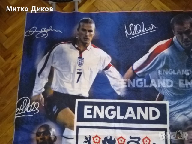 Англия футболно знаме с принт подписи на 6 легенди-Бекъм-Оуен-Рууни-Кембъл -Скоулс Джерард 116х182  , снимка 8 - Футбол - 38013610