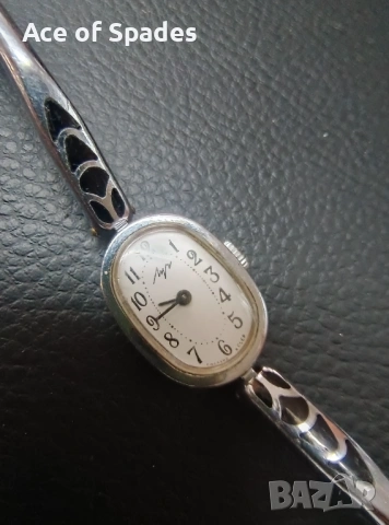 Винтидж Дамска Гривна Часовник  ЛУЧ  Механичен
