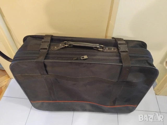 Голям куфар с колелца 77 см., снимка 4 - Куфари - 53380134