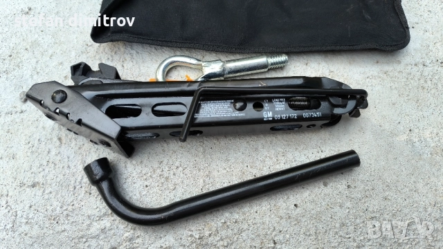 GM 09127172 крик ключ и кука за дърпане .