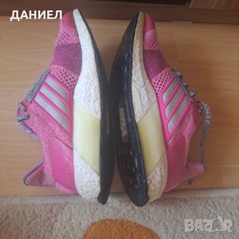 Оригинални Дамски маратонки adidas ultra boost номер 38, снимка 6 - Маратонки - 44238602