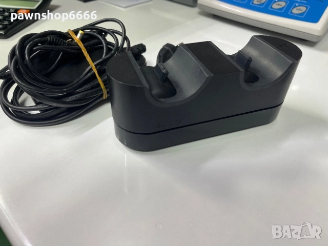 Станция за зареждане на Sony PS4 контролер за DualShock 4 – CUH-ZDC1, снимка 2 - Аксесоари - 52872260