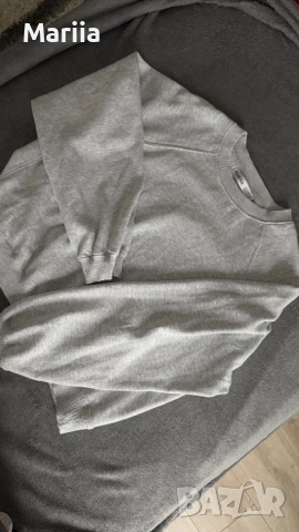 Дамски светлосив суитшърт Bershka (M), снимка 3 - Суичъри - 52897085