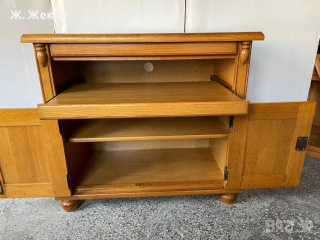 Масивен Тв шкаф, снимка 3 - Шкафове - 52831775