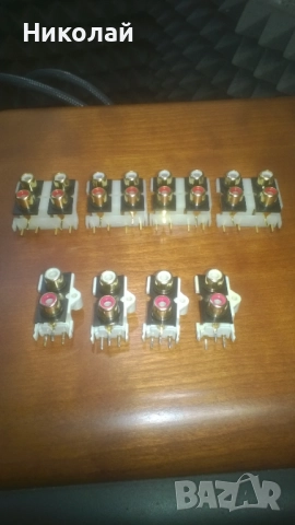 RCA-конектори за платка