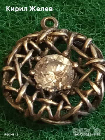Сребърен медальон с келтски възел и централен камък Мойонит ръчна изработка 49770, снимка 5 - Колиета, медальони, синджири - 52651957
