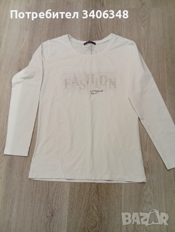 Бяла блуза, памучно трико.