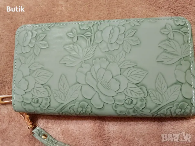 Дамско портмоне 