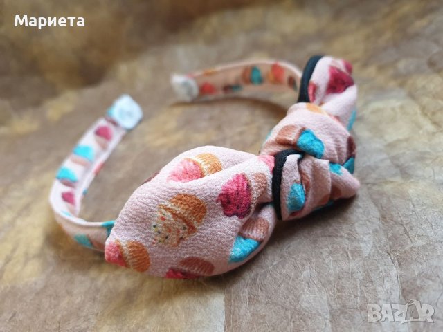 Диадема в розово с кексчета Сладка диадема Ръчна Изработка Диадема с мъфини Диадема с панделка , снимка 6 - Аксесоари за коса - 36723053