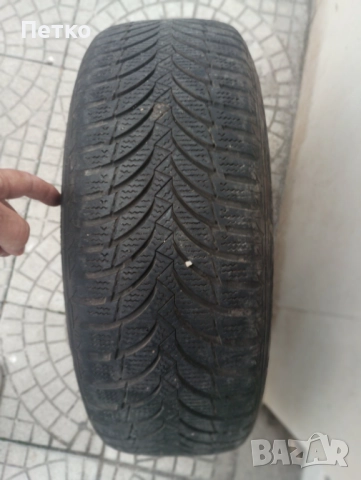 Зимни гуми 4 бр 205/65/15 с джанти 4/108 с вътр отв 65,1