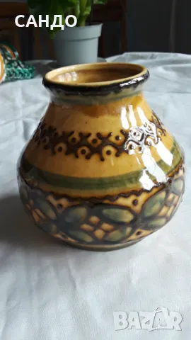 Изящна стара ваза