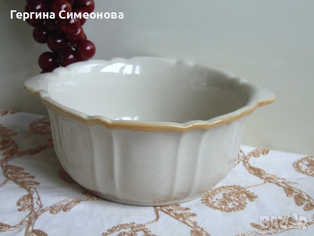Красива порцеланова купа, снимка 3 - Чинии - 52279303