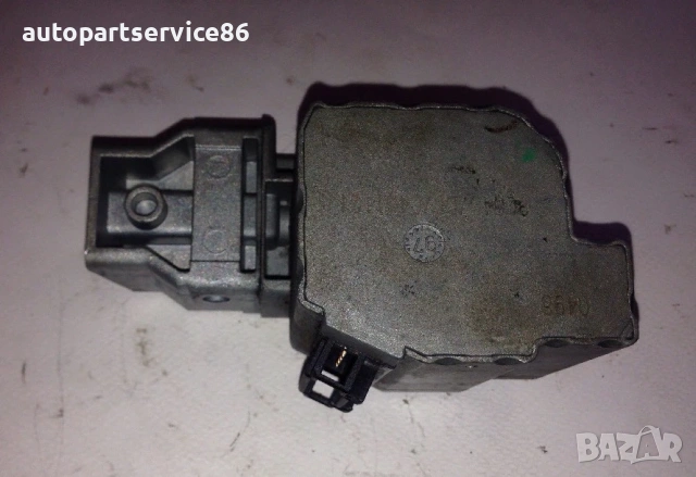 Заключване на кормилна колона за Mercedes C-Class W202 250Td (1998), снимка 3 - Части - 54214685