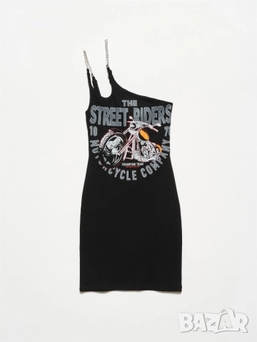 - 30 % Мини рокля с верижки и детайлен щампа - Черна