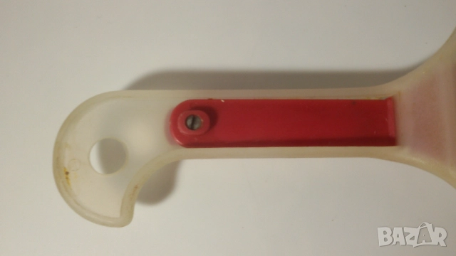 Ретро пластмасова шпатула за торти и подобни неща, с механизъм за избутване, снимка 4 - Антикварни и старинни предмети - 51708936