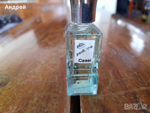 Стар парфюм Cassi, снимка 2 - Други ценни предмети - 35279744