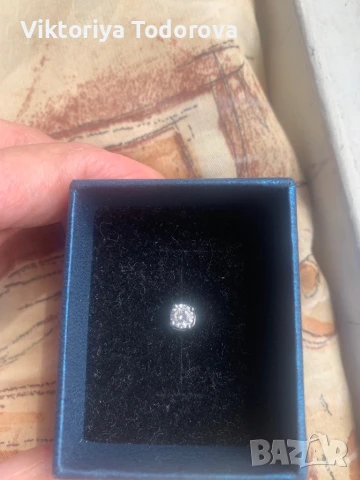 1 Нова зл.обеца с диамант-0,25к- 4мм-ТОП ОФЕРТА-САМО ТАЗИ СЕДМИЦА, снимка 2 - Обеци - 51081920