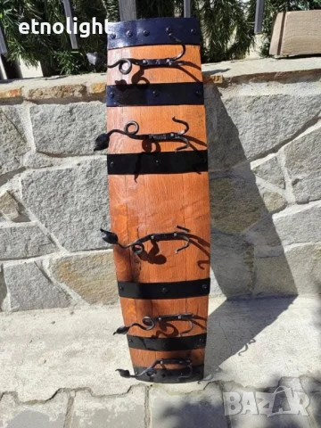 Закачалки изработени от дъбови бъчви с ръчно ковани куки , снимка 3 - Декорация за дома - 51188826