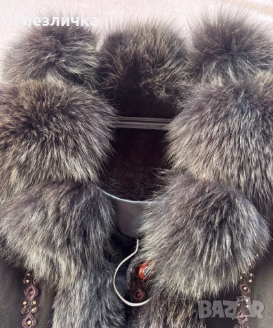 Кожух от агнешка кожа , кафяв цвят, гарниран с висококачествена кожа от лисица , снимка 2 - Палта, манта - 53179348