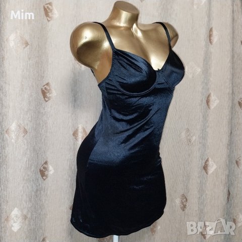 Hunkemoller S/M Моделираща рокля от плътен еластичен сатен , снимка 4 - Рокли - 44270026