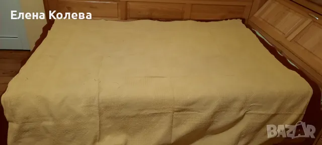 Старо покривало за приста, снимка 2 - Покривки за легло - 50036348