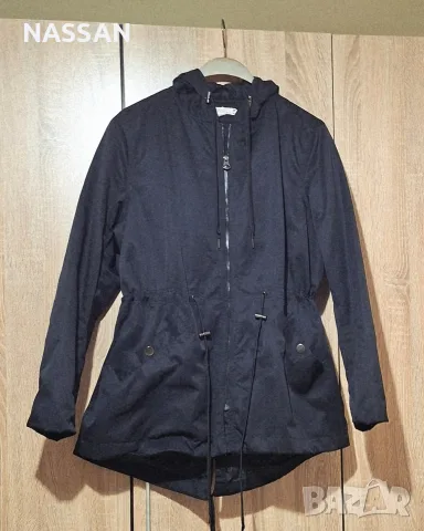 Продавам отлично запазено дамско яке H&M