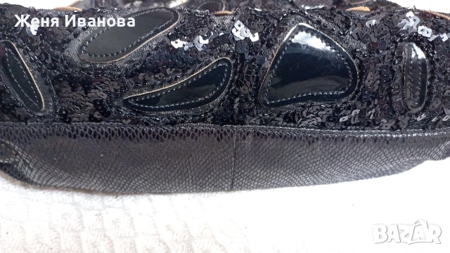 Дамска чанта, снимка 4 - Чанти - 54357805