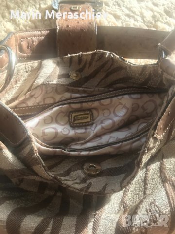 Дамска чанта GUESS, снимка 4 - Чанти - 31263240
