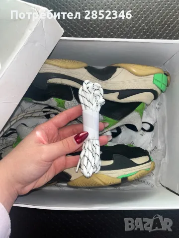 Balenciaga Triple S оригинални, снимка 4 - Дамски ежедневни обувки - 49169055