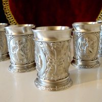 Чаши от калай с ловци в кръчма. , снимка 2 - Антикварни и старинни предмети - 44479647