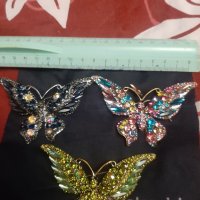 Красиви големи брошки "Пеперуда"с блестящи камъчета , снимка 1 - Колиета, медальони, синджири - 35390501