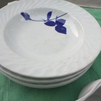 Български порцелан чинии и каничка, снимка 3 - Чинии - 34542134