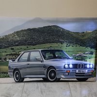 Светеща картина с LED осветление - BMW M3 E30 coupe , снимка 2 - Картини - 38650542
