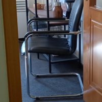 Стол изкуствена кожа  - 11 бр, снимка 4 - Столове за офис - 42201017