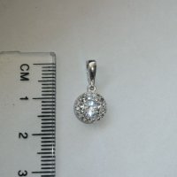 Сребърна висулка с камъни цирконий, снимка 1 - Колиета, медальони, синджири - 29955846