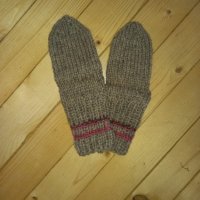 Ръчно плетени детски чорапи от вълна, снимка 1 - Чорапи - 38714220