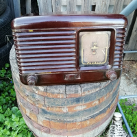 Лампово радио “Пионер“, снимка 1 - Антикварни и старинни предмети - 36470939