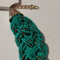 Плетен гердан от мини обработени перли, снимка 3 - Колиета, медальони, синджири - 39433167