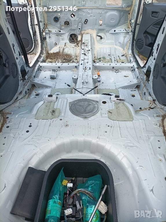 Голо Шаси с немски талони Mitsubishi Space Star , снимка 1