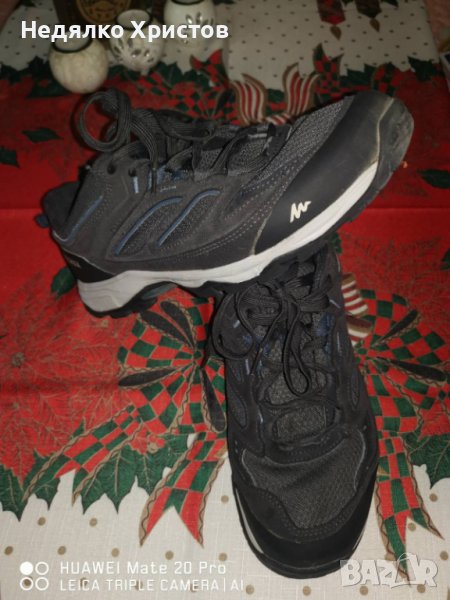 Туристически маратонки Quechua 42 номер, снимка 1