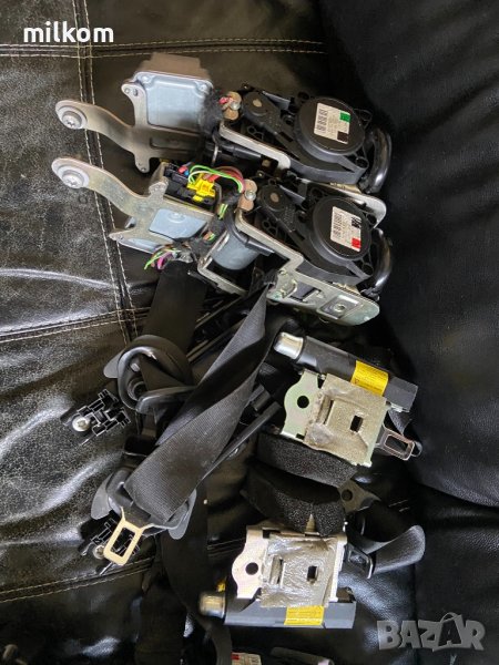 Предпазен колан ц класа w204 преден и заден / предни и задни предпазни колани с пиропатрони , снимка 1